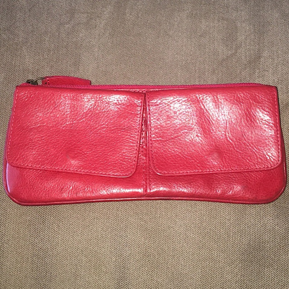 Eileen West ❤️ Wallet
